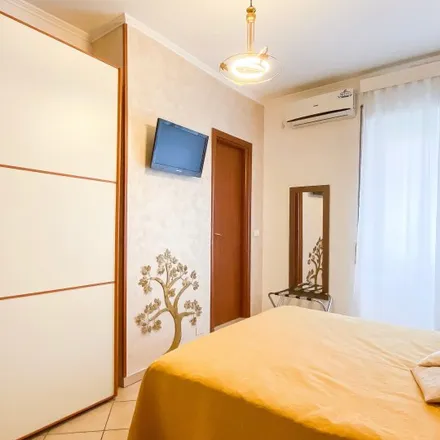 Rent this 3 bed room on Trattoria Pennestri in Via Giovanni da Empoli 5, 00154 Rome RM