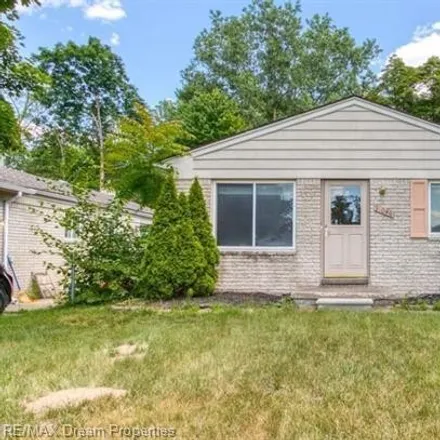 Rent this 3 bed house on 21046 Wakedon Street in Southfield, MI 48033