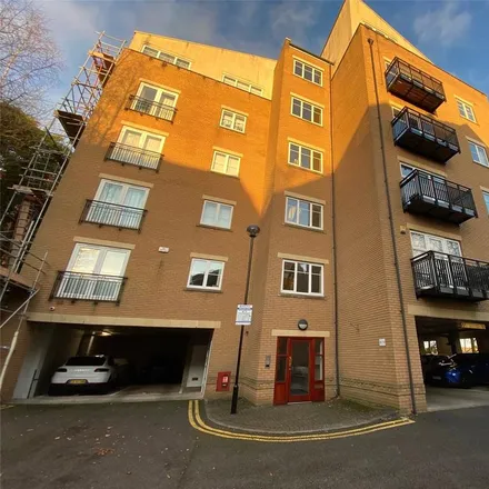 Rent this 3 bed apartment on Caversham Place in Boldmere, B73 6HW