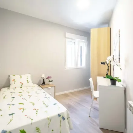 Rent this 1 bed apartment on Calle del Puerto de Canfranc in 26, 28038 Madrid
