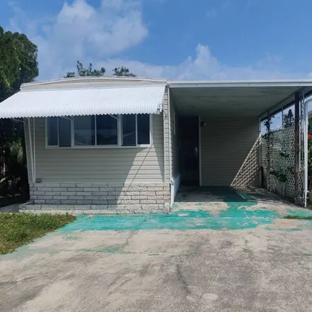 Buy this studio apartment on 3705 Anchor Drive in Monnette, Tampa