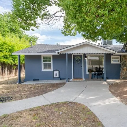Buy this 4 bed house on 1055 Hawthorne Ave in Redding, California