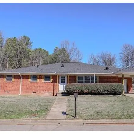Buy this 4 bed house on 1404 West Bristow Drive in Patterson Subdivision, Tupelo