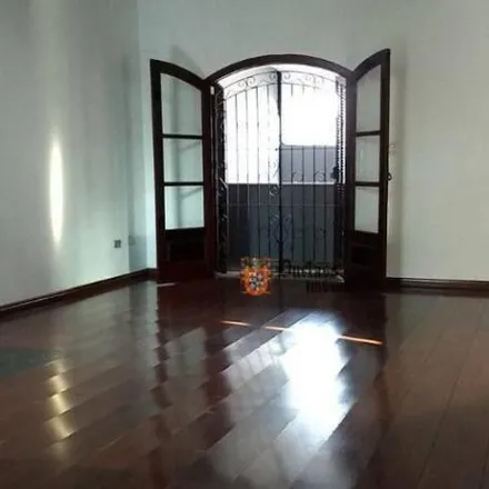Buy this 4 bed house on Rua Roque Versolato in Bairro dos Casa, São Bernardo do Campo - SP