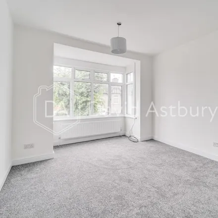Image 6 - Stirling Road, London, N22 5BS, United Kingdom - Townhouse for rent