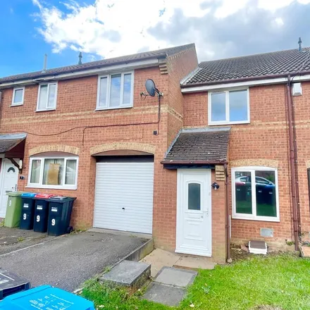 Rent this 2 bed townhouse on Duckworth Court in Milton Keynes, MK6 2RX
