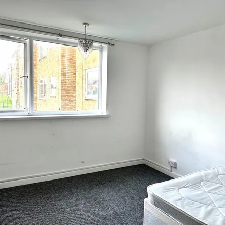 Image 5 - Simon Close, Nuneaton, CV11 4JP, United Kingdom - Apartment for rent
