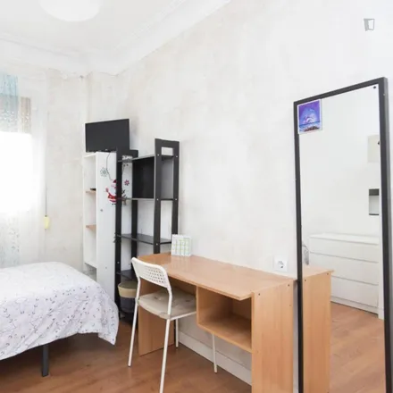 Rent this 3 bed room on Calle de Peña Redonda in 6, 28053 Madrid