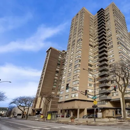 Buy this 1 bed condo on Shoreline Towers in 6301 North Sheridan Road, Chicago