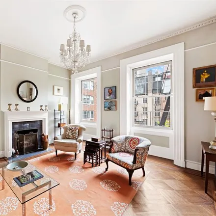 Image 2 - 31 GRAMERCY PARK 2B in Gramercy Park - Townhouse for sale