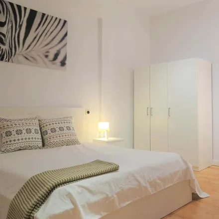 Rent this 6 bed room on Madrid in Calle de Miguel Ángel, 4