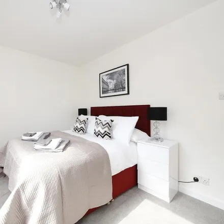 Image 4 - 1 Alphabet Mews, Stockwell Park, London, SW9 0FN, United Kingdom - Apartment for rent