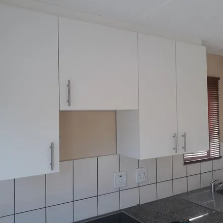 Image 3 - Piers Road, Wynberg, Cape Town, 7800, South Africa - Apartment for rent