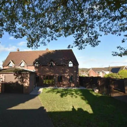 Buy this 6 bed house on Nailsea Park in Nailsea, BS48 1BA