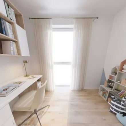 Rent this 3 bed apartment on Schleißheimer Straße 507 in 80933 Munich, Germany