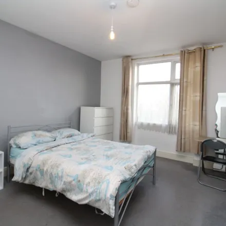 Image 2 - St. Andrews, Court Road, London, SE9 4TH, United Kingdom - Apartment for rent