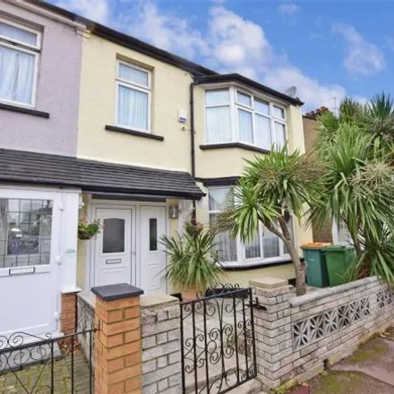 Rent this 3 bed townhouse on 68 St Albans Avenue in London, E6 6HE