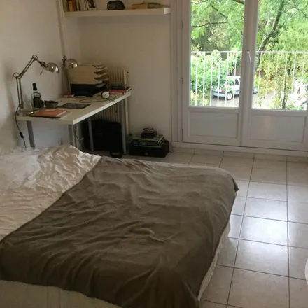 Rent this 3 bed apartment on Résidence Plan des IV Seigneurs II in Rue des Brusses, 34095 Montpellier