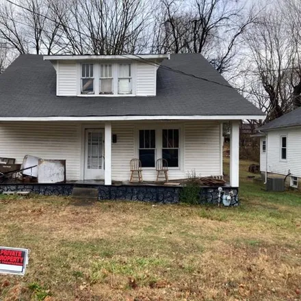 Buy this studio house on 707 North Green Street in Glasgow, KY 42141