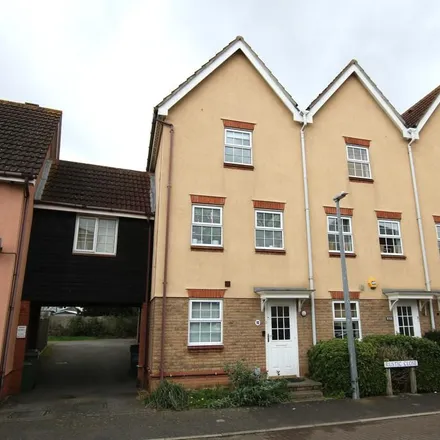 Rent this 4 bed townhouse on Rustic Close in Braintree, CM7 3RX