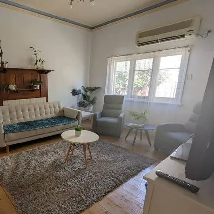 Rent this 3 bed house on Essendon in Russell Street, Essendon VIC 3040