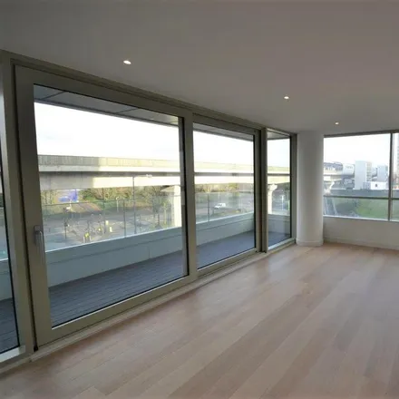 Image 2 - Corsair House, 5 Starboard Way, London, E16 2NY, United Kingdom - Apartment for rent