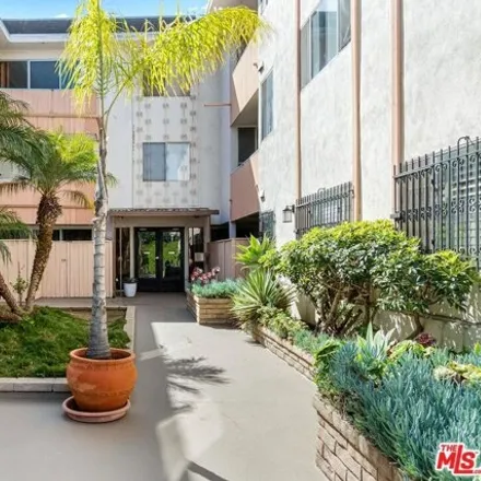 Image 2 - 5667 Kensington Way, Culver City, CA 90230, USA - Condo for sale