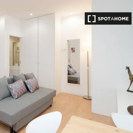 Rent this studio apartment on Rua de Ramalho Ortigão 57 in 67, 4400-182 Vila Nova de Gaia