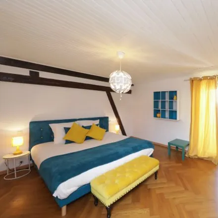 Rent this 4 bed house on Colmar