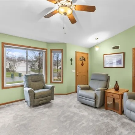 Image 3 - 266 Chateau Drive, Village of Cottage Grove, Dane County, WI 53527, USA - House for sale