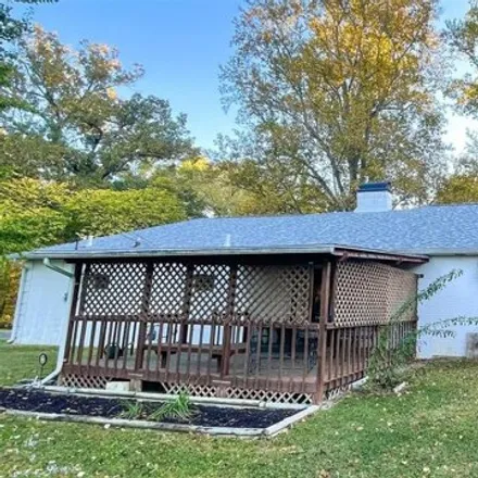 Image 5 - 326 Beechwood Drive, Campbellsville, KY 42718, USA - House for sale