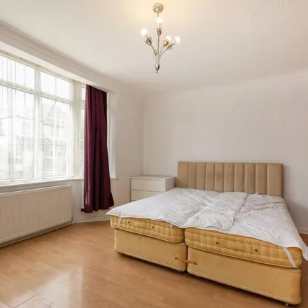 Image 7 - 80 Fallsbrook Road, London, SW16 6DX, United Kingdom - Apartment for rent