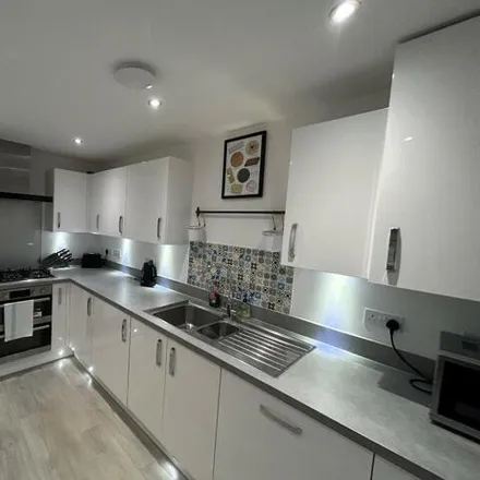 Rent this 4 bed duplex on Doolittle Avenue in High Wycombe, HP11 1BD