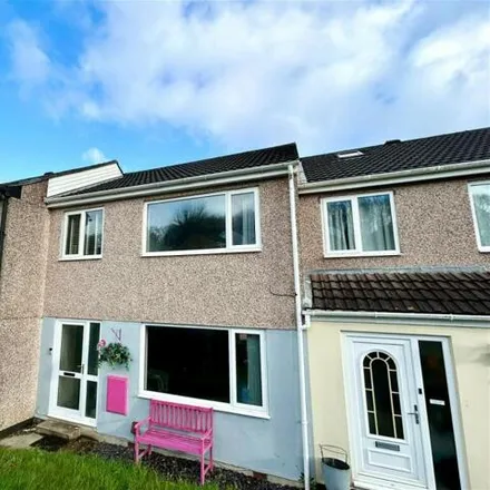 Buy this 3 bed townhouse on Totnes Close in Plympton, PL7 2RN