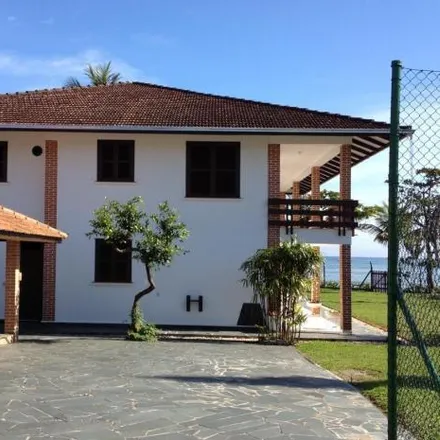 Buy this 6 bed house on Avenida Itapocorói in Praia da Armação do Itapocorói, Penha - SC