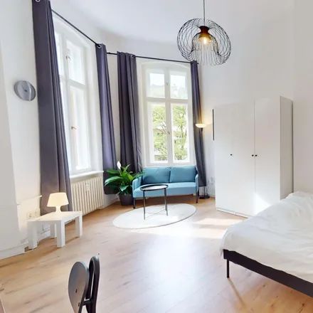 Rent this studio apartment on Hohenzollerndamm 4 in 10717 Berlin, Germany