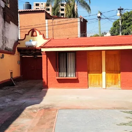 Buy this 3 bed house on 2a. Privada de los Reyes in Lomas de Ahuatlán, 62130 Cuernavaca