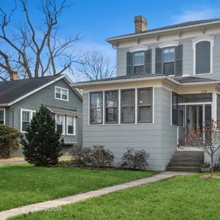 Buy this 4 bed house on 1917 Wilmette Avenue in Wilmette, New Trier Township