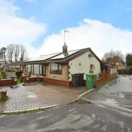 Buy this 3 bed house on Churchill Avenue in Broad Blunsdon, SN26 7AN