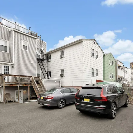Image 8 - 36 Liberty Avenue, Croxton, Jersey City, NJ 07306, USA - Apartment for rent