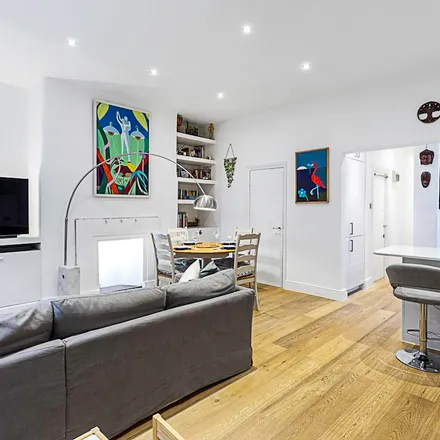 Rent this 2 bed apartment on Castletown Road in London, W14 9EX