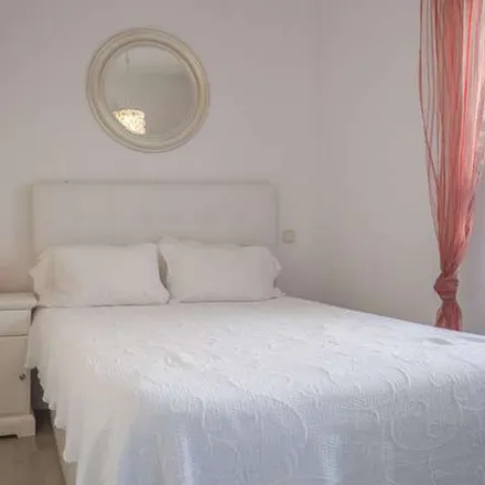 Rent this 1 bed apartment on Madrid in Rastro Market, Calle del Gasómetro