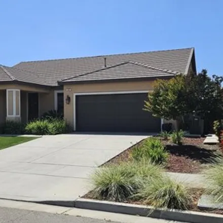 Buy this 3 bed house on 2901 South Oakhurst Court in Visalia, CA 93292