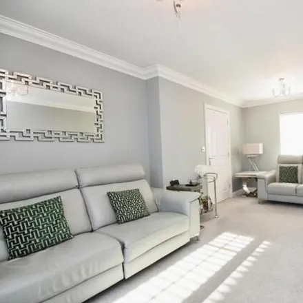 Image 2 - Prower Close, Billericay, CM11 2BU, United Kingdom - House for sale