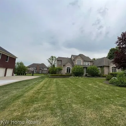 Buy this 4 bed house on 19044 Wayne Road in Livonia, MI 48152