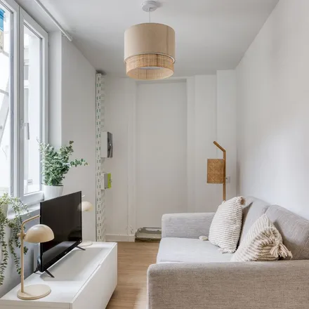 Rent this 2 bed apartment on 9 Boulevard Victor Hugo in 59000 Lille, France