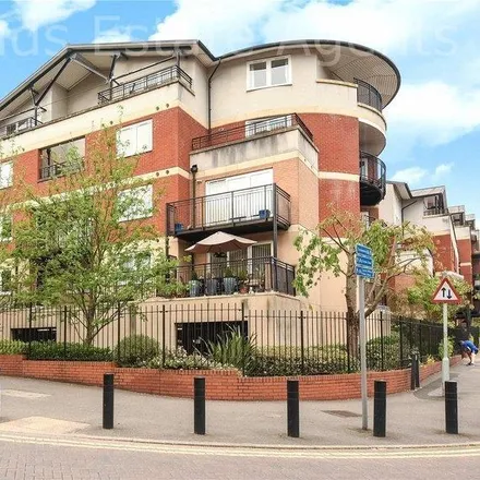 Rent this 1 bed apartment on Rickmansworth Railway Station in Homestead Road, Rickmansworth