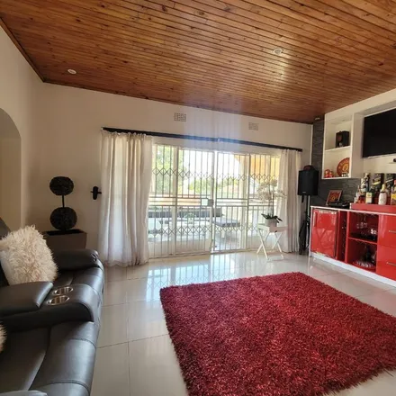 Rent this 4 bed apartment on Daniel Malan Avenue in Florida Hills, Roodepoort