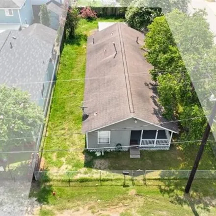 Buy this 3 bed house on 2482 Detering Street in Houston, TX 77007