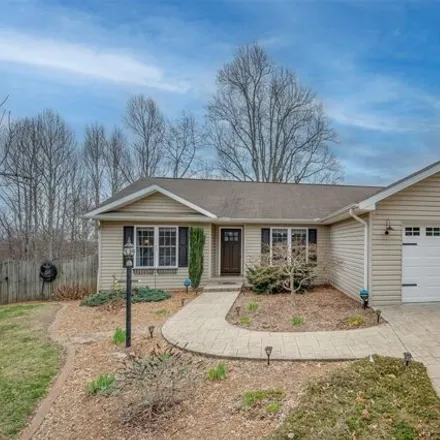 Image 1 - 199 Red Cedar Drive, Henderson County, NC 28792, USA - House for sale
